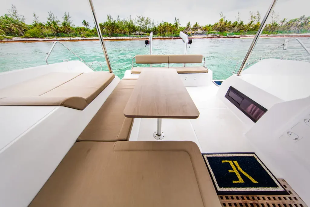 Aventura Catamaran – Tulum Yachts